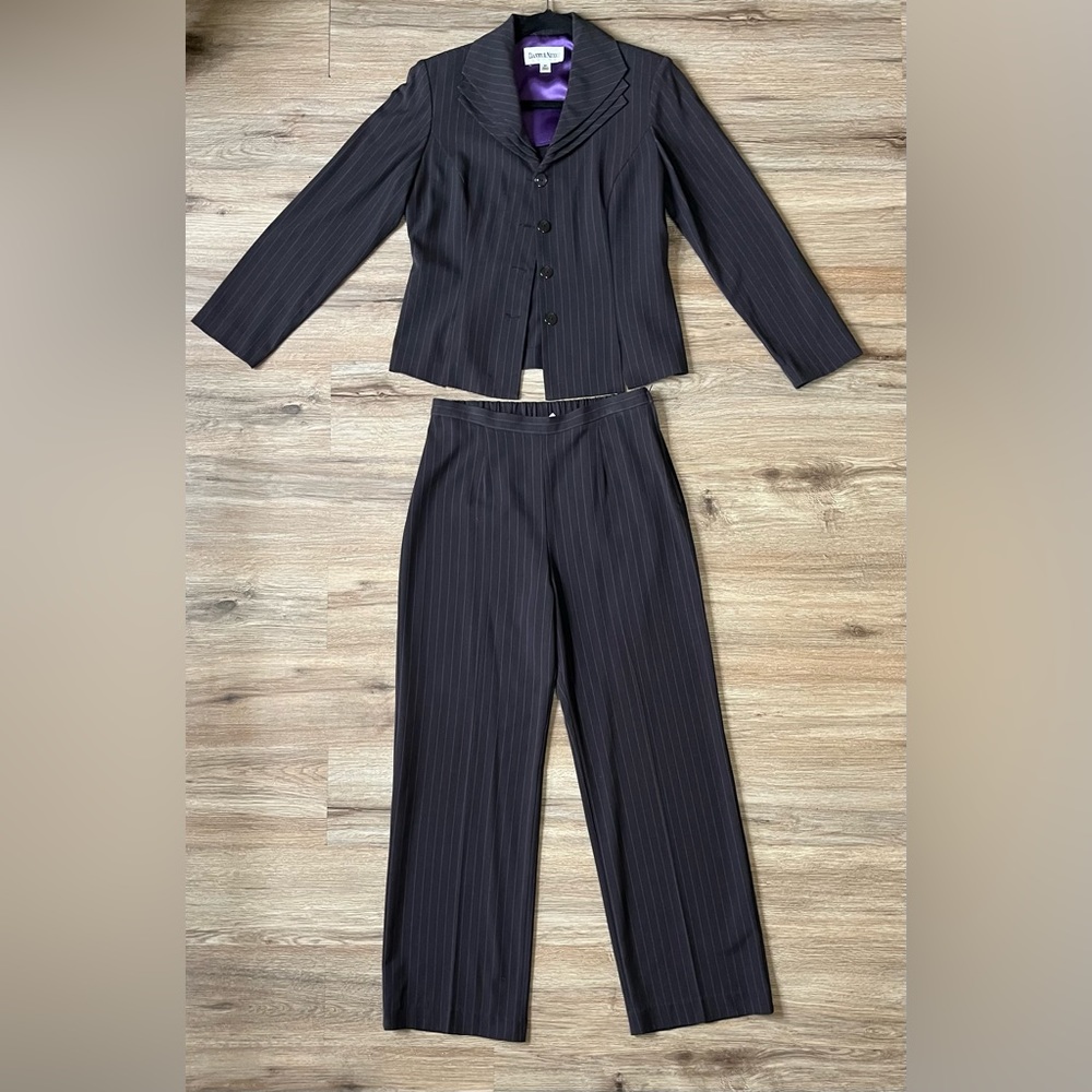Size is 6P. Black. Brand is Danny & Nicole.